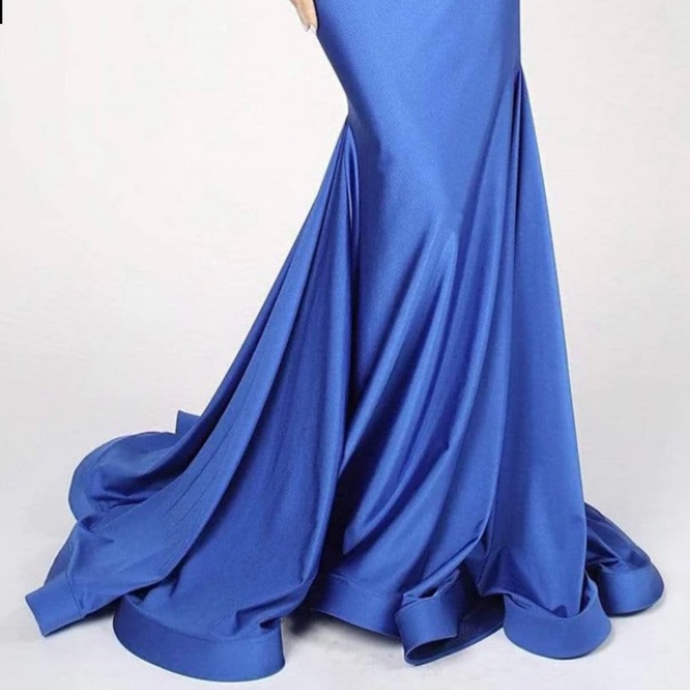 Nicole Bakti -  Plunging Ruche-Adorned Mermaid Gown - Picture 2 of 9